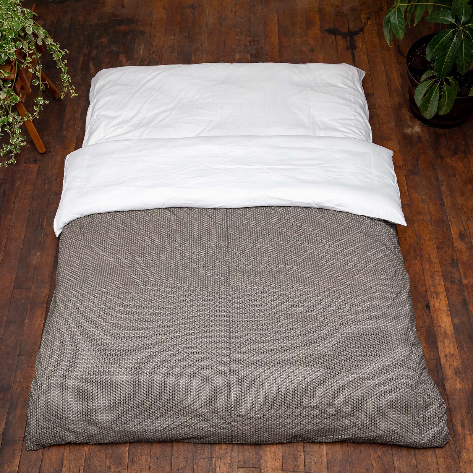 J-Life Asa No Ha Black Custom Kakefuton with Removable Cover - Image 5