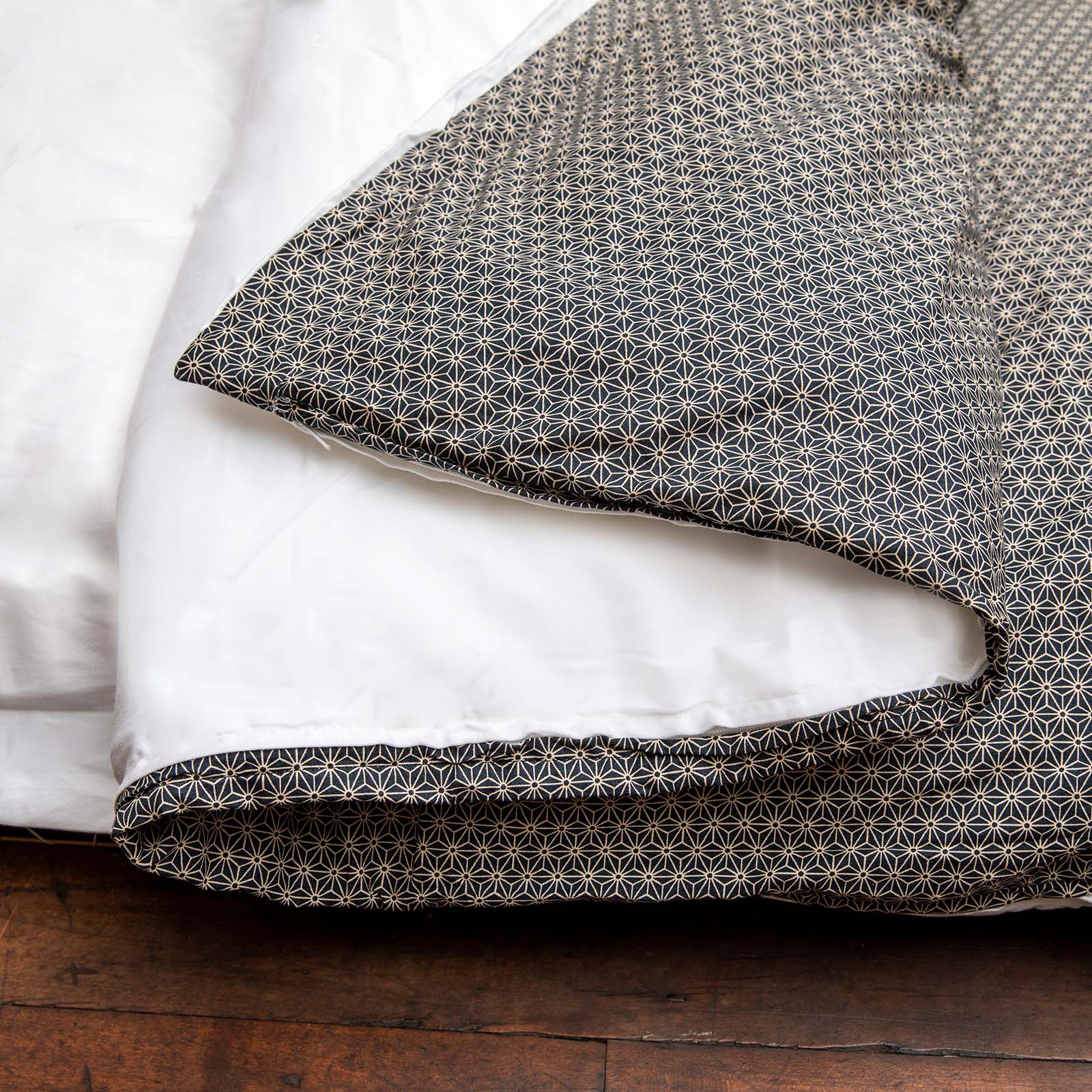 J-Life Asa No Ha Black Custom Kakefuton with Removable Cover - Image 9