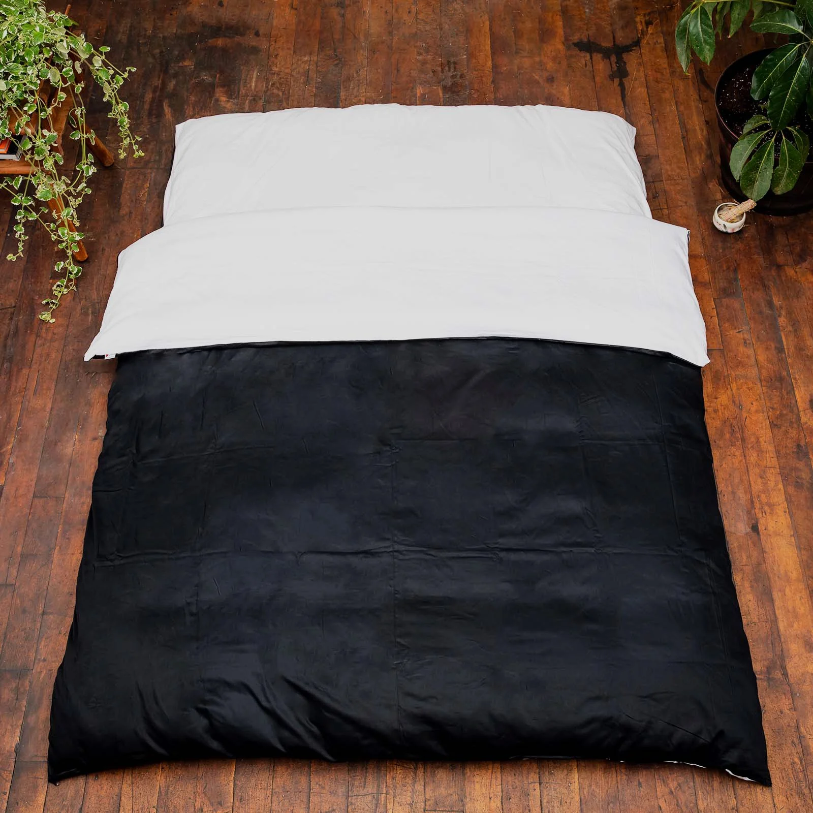 J-Life Black Ultra Sateen Custom Kakefuton with Removable Cover - Image 9