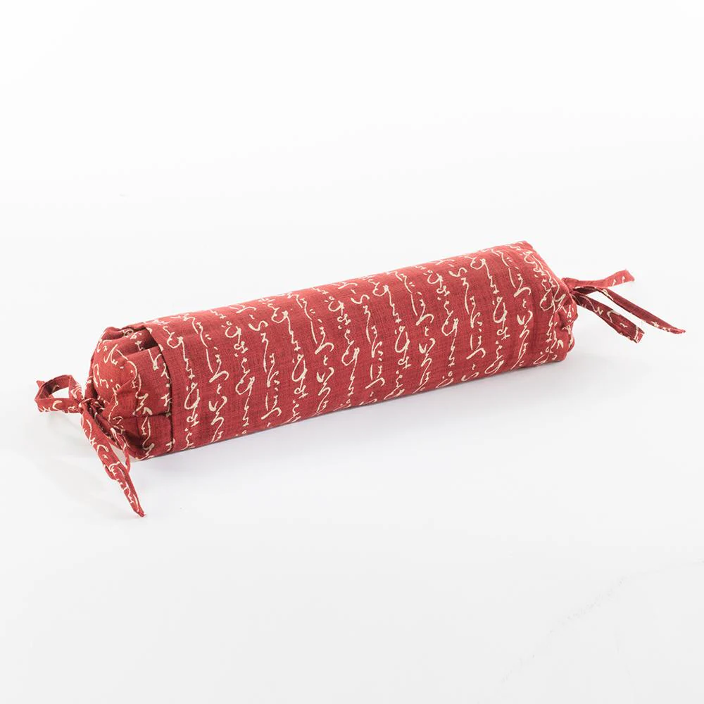 J-Life Kanji Red Buckwheat Hull Pillow - Image 3