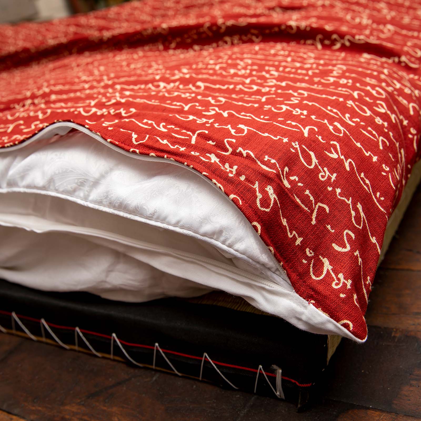 J-Life Kanji Red Custom Kakefuton with Removable Cover - Image 10