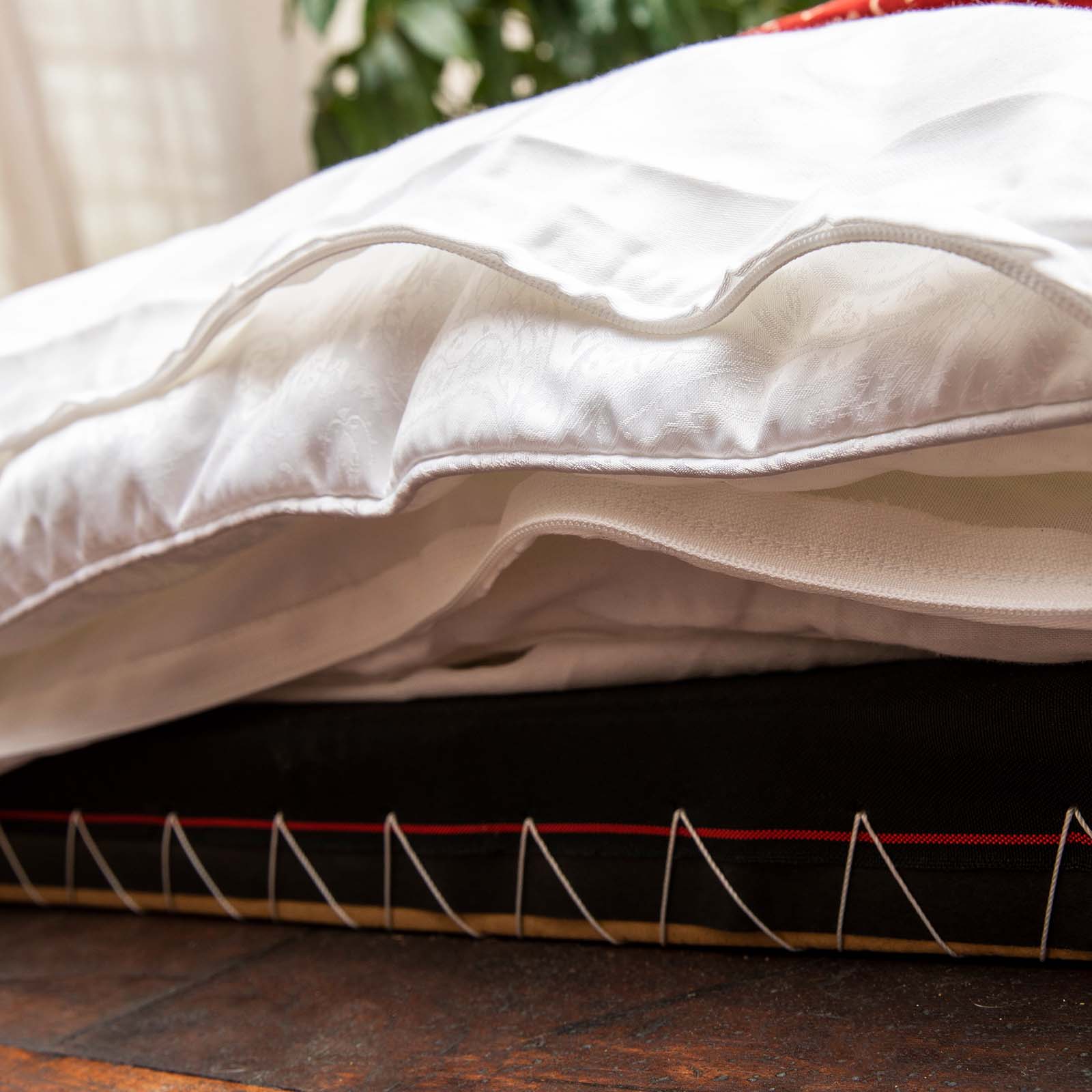 J-Life Kanji Red Custom Kakefuton with Removable Cover - Image 11