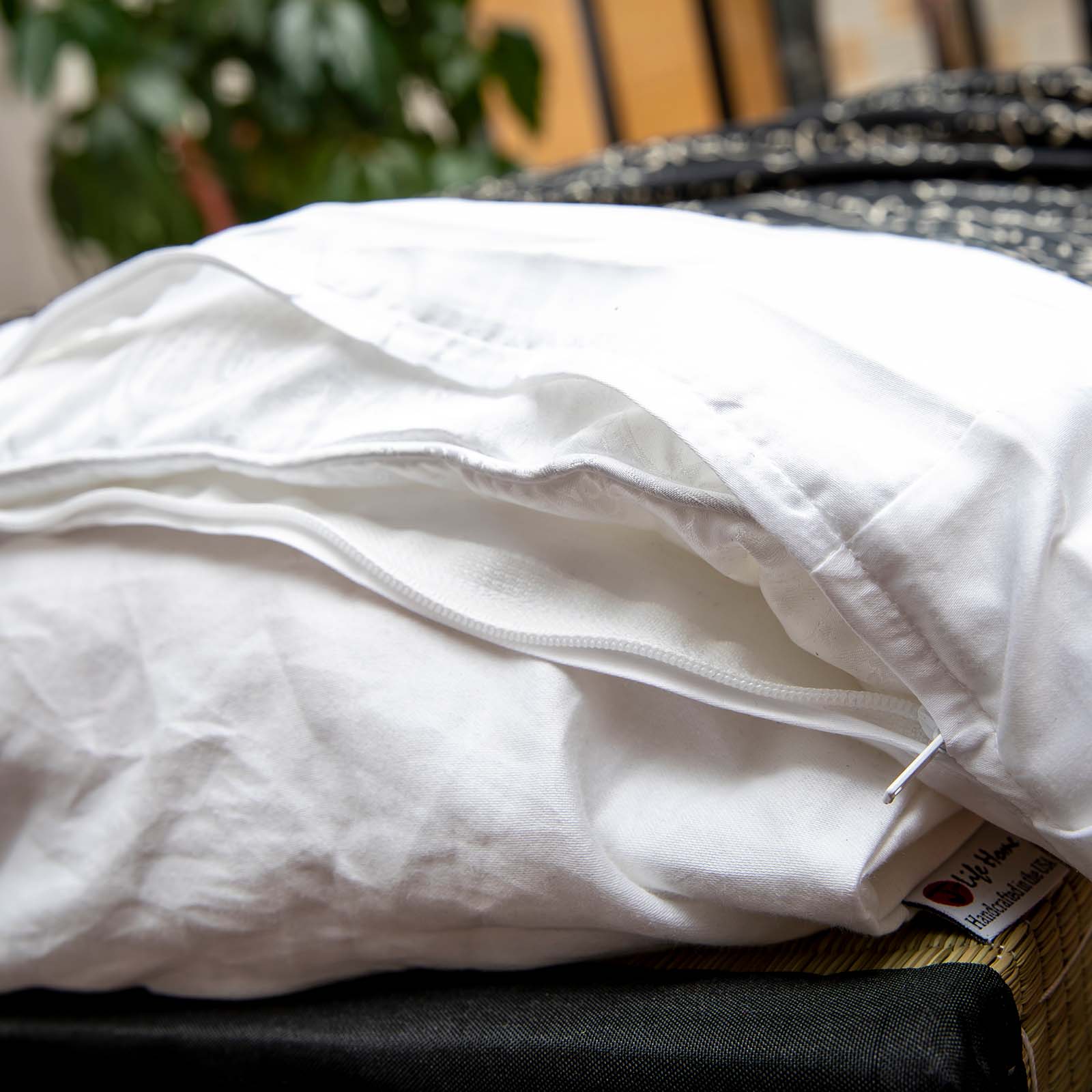 J-Life Kanji Black Custom Kakefuton with Removable Cover - Image 6