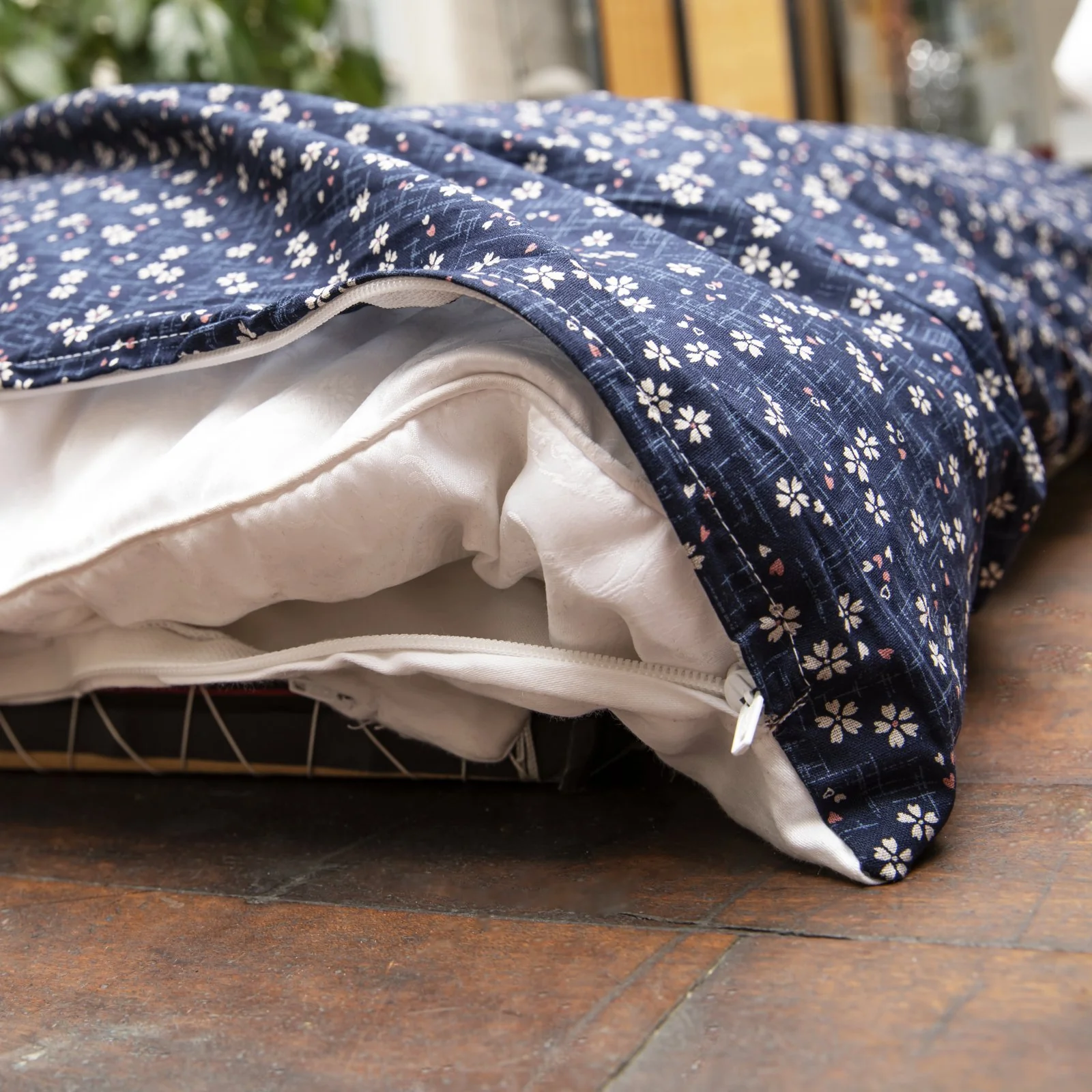 J-Life Sakura Navy Custom Kakefuton with Removable Cover - Image 12