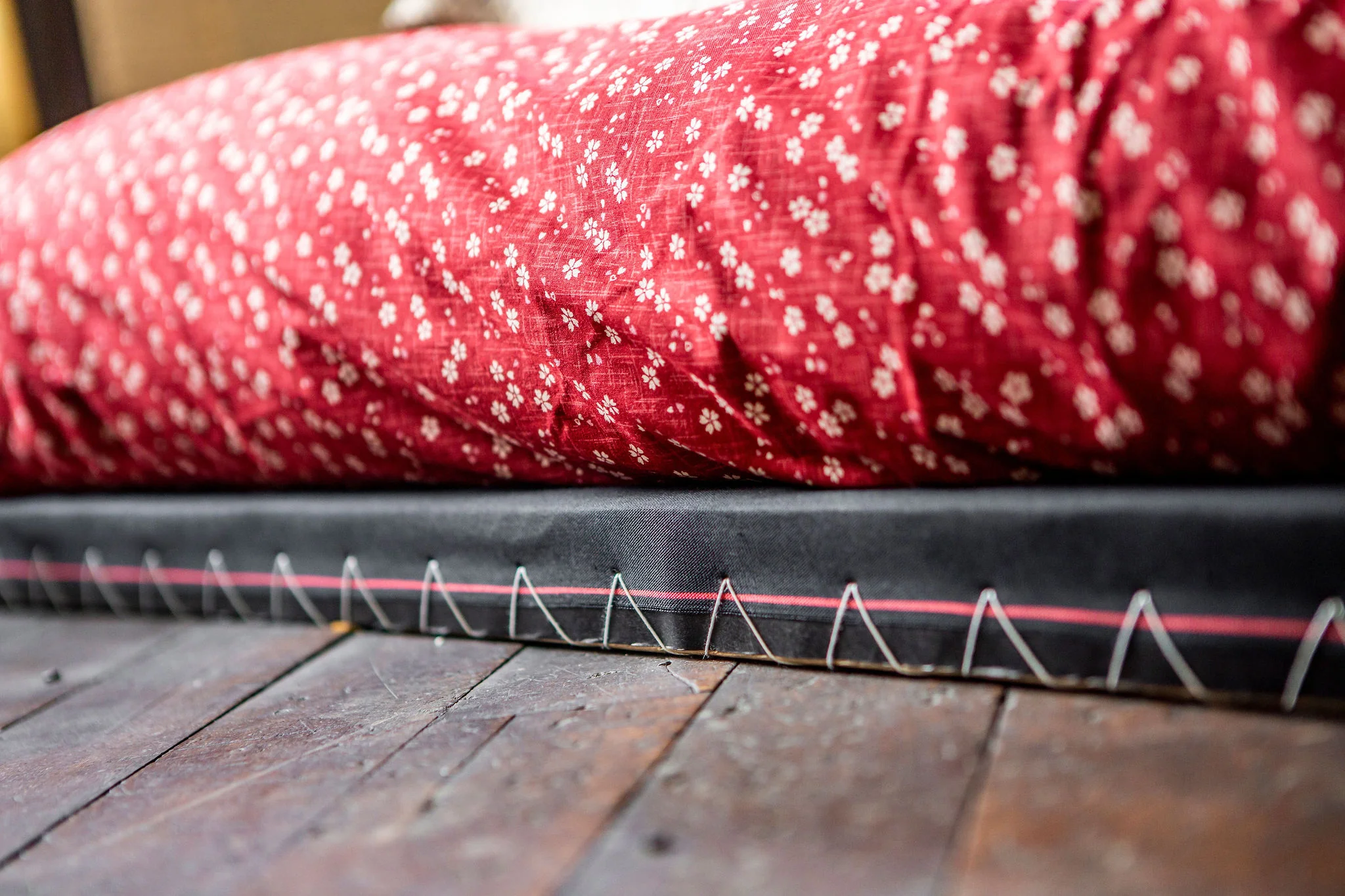 J-Life Shikifuton with Sakura Red Removable Cover - Image 5