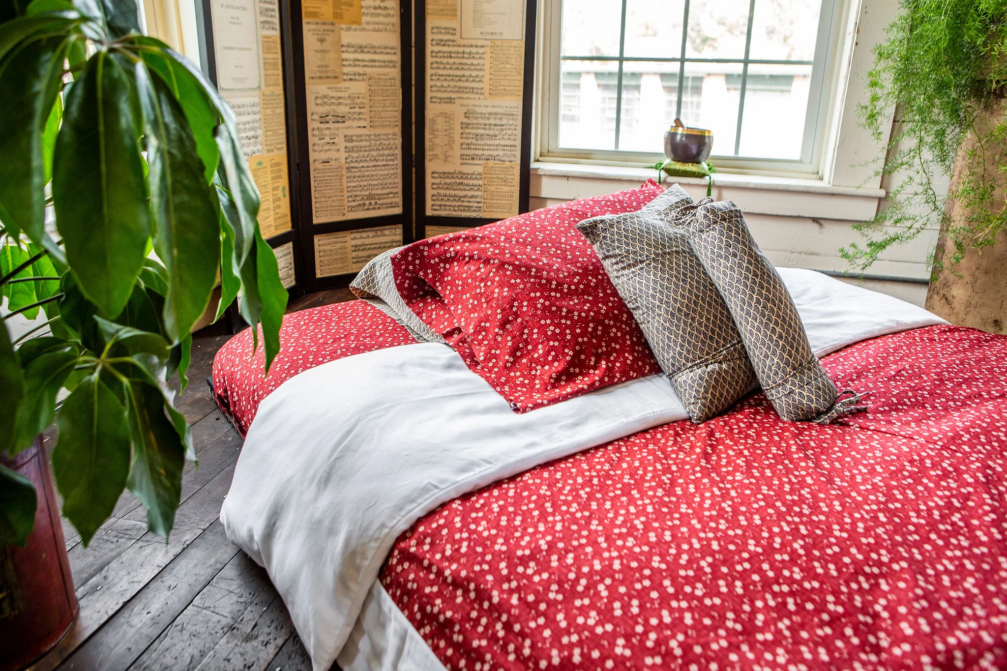 J-Life Shikifuton with Sakura Red Removable Cover - Image 6