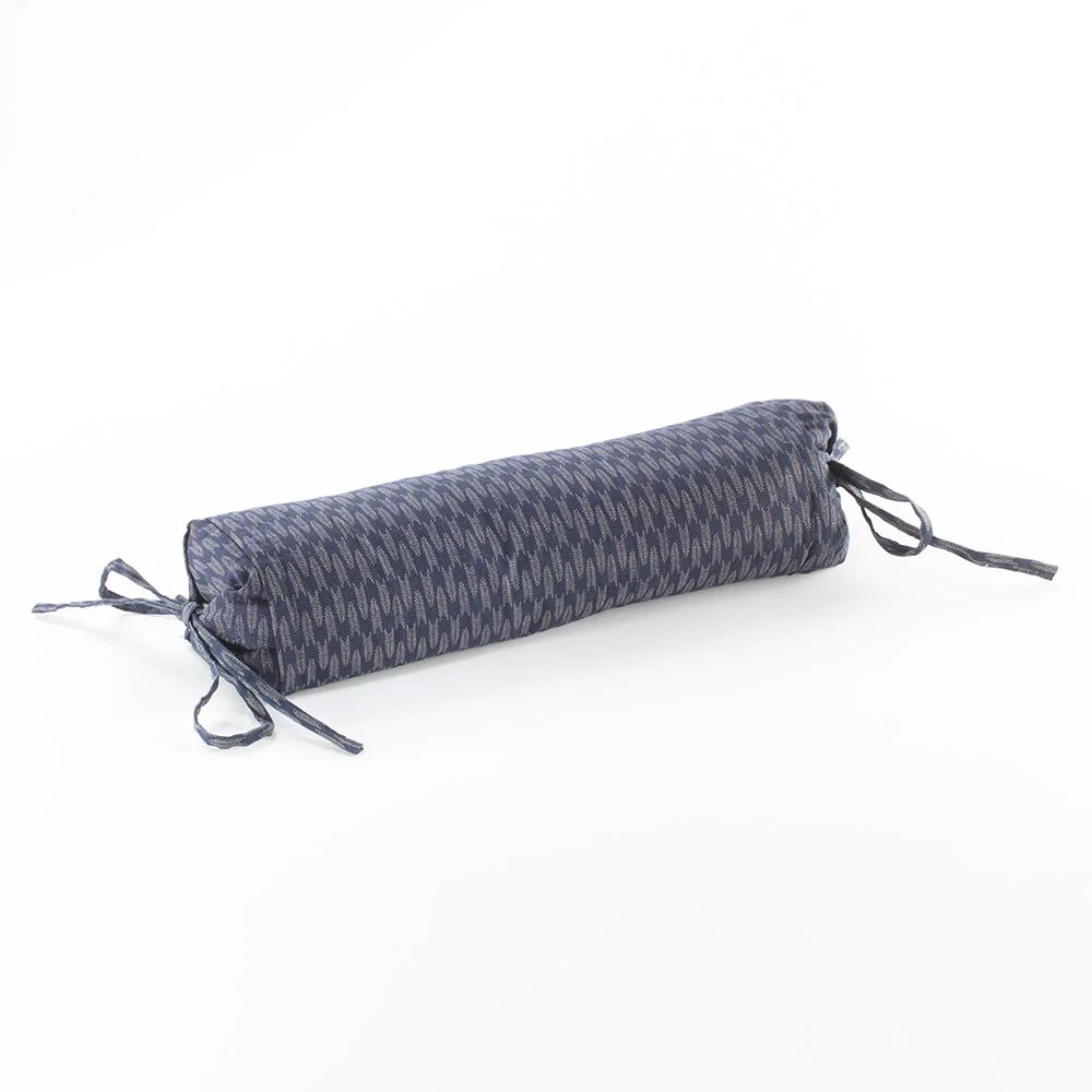 J-Life Ya Gasuri Navy Buckwheat Hull Pillow - Image 3